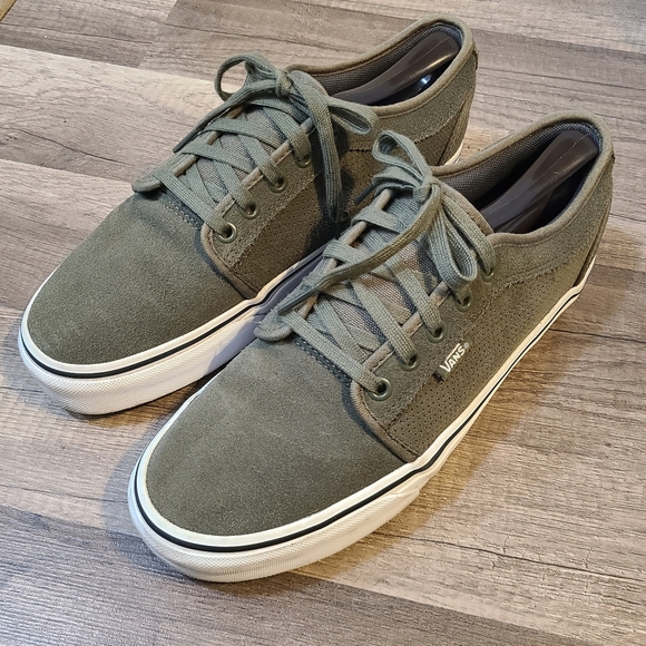 VANS Chukka/Grape Leaf/Classic Skate Shoes - Picture 2 of 9